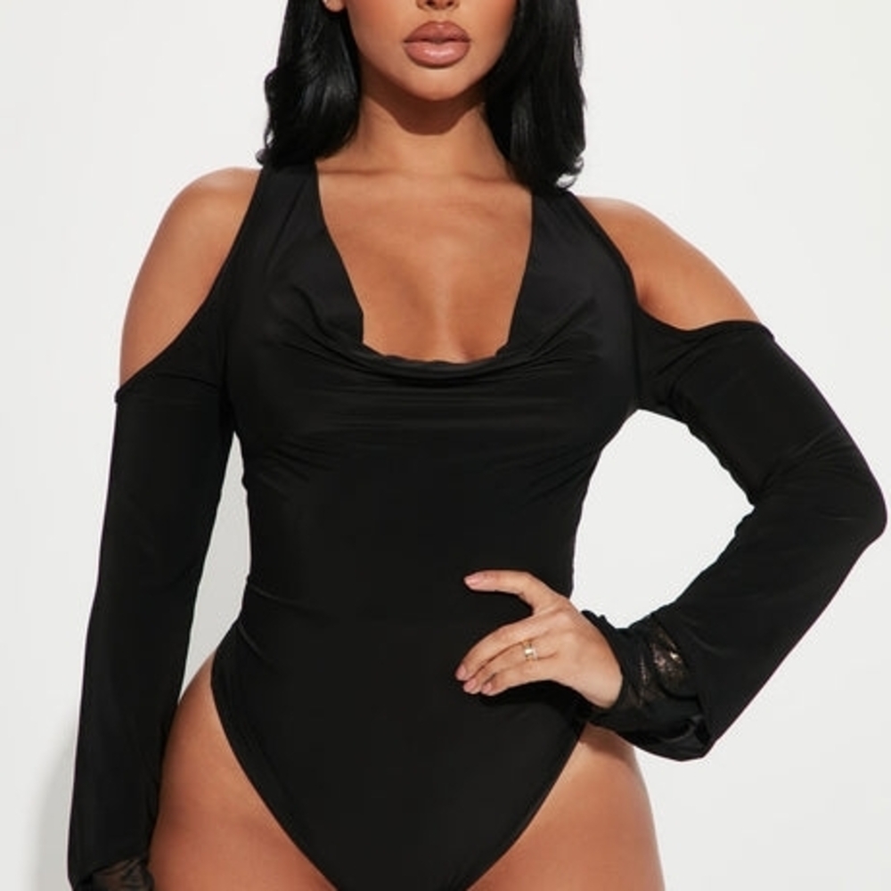 NWT Fashion Nova Black Bodysuit